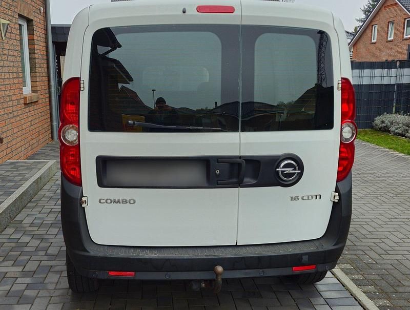 Gebraucht Opel Combo 105 PS (77 kW) 2013 Weiß Van / Kleinbus