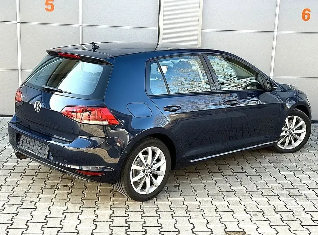 Gebraucht VW Golf VII Comfortline 150 PS (110 kW) 2014 Blau Limousine