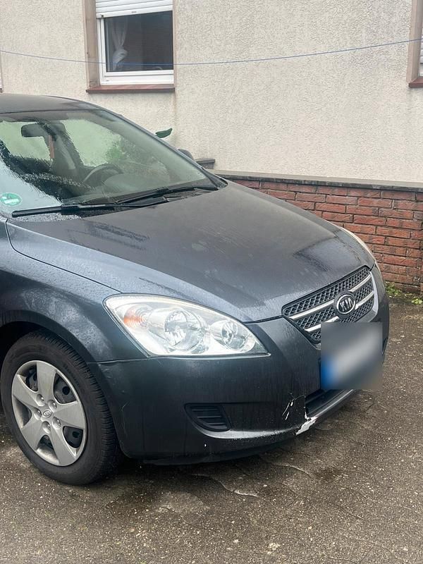 Gebraucht Kia Ceed 109 PS (80 kW) 2008 Andere farben Kleinwagen