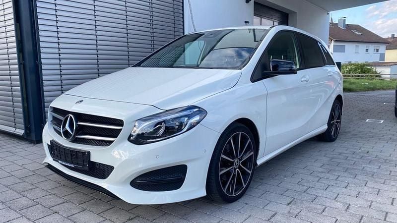 Weiß Gebraucht 2019 Mercedes B220 Edition Van / Kleinbus | 18.990 € (Fairer Preis) - Bild 1/4