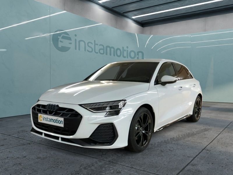 Weiß Gebraucht 2024 Audi A3 Sportback S-Line Kleinwagen | 45.440 € (Teuer) - Bild 1/4