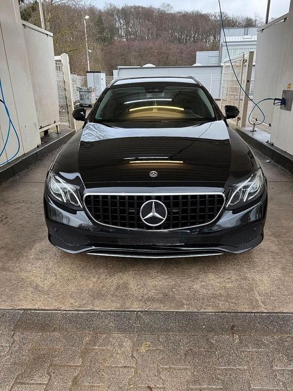 Gebraucht Mercedes 220 194 PS (142 kW) 2018 Schwarz Kombi