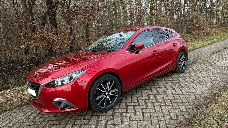 Gebraucht Mazda 3 Center-Line 150 PS (110 kW) 2015 Rot Limousine
