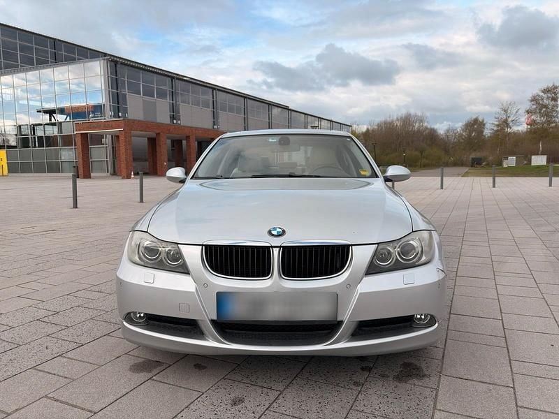 Second-hand BMW 318 2006 Argintiu Berlinǎ