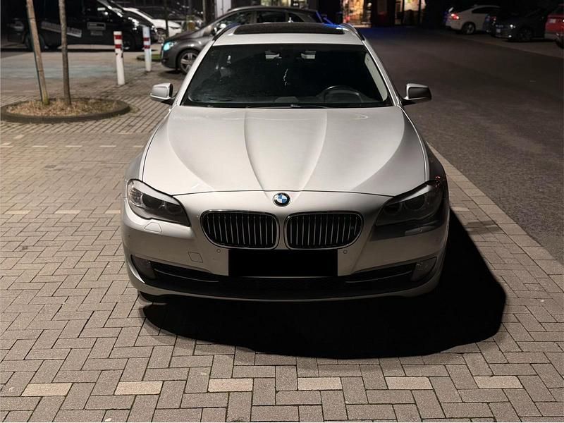 Gebraucht BMW 520 184 PS (135 kW) 2011 Silber Kombi