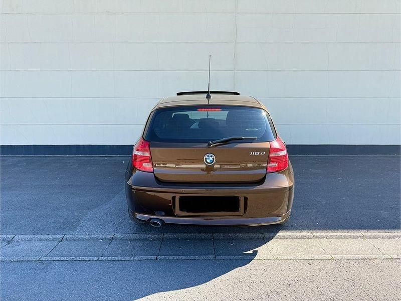 Gebraucht BMW 118 Advantage 143 PS (105 kW) 2011 Braun Kleinwagen