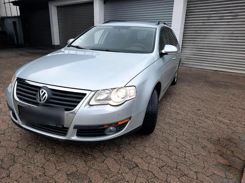 Gebraucht VW Passat 140 PS (102 kW) 2008 Silber Kombi