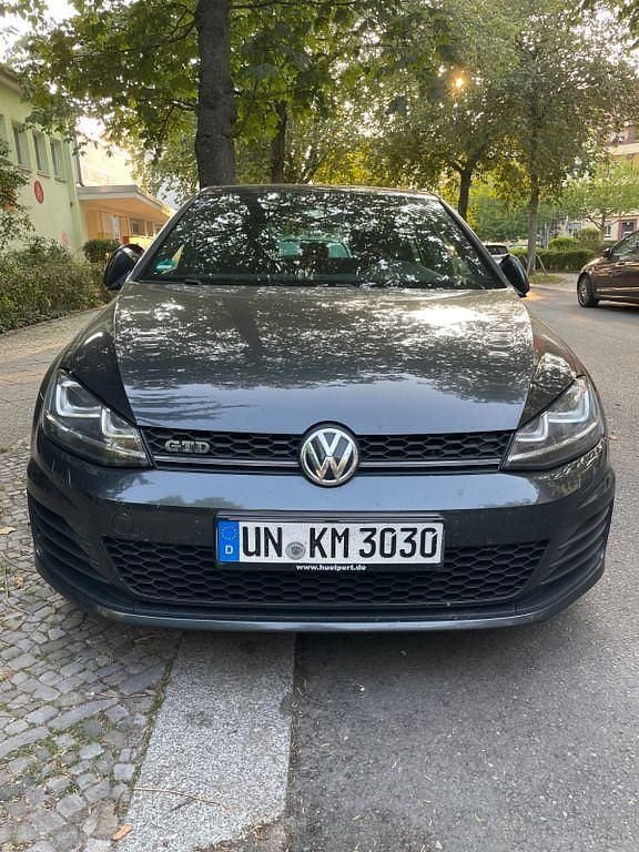 Grau Gebraucht 2016 VW Golf VII GTD Limousine | 13.950 € (Fairer Preis) - Bild 1/4