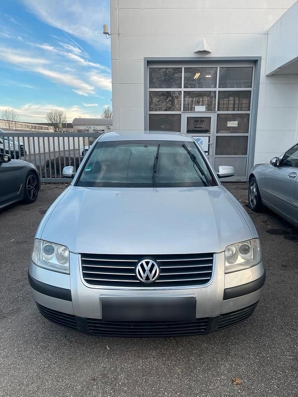 Gebraucht VW Passat 106 PS (77 kW) 2001 Silber Limousine