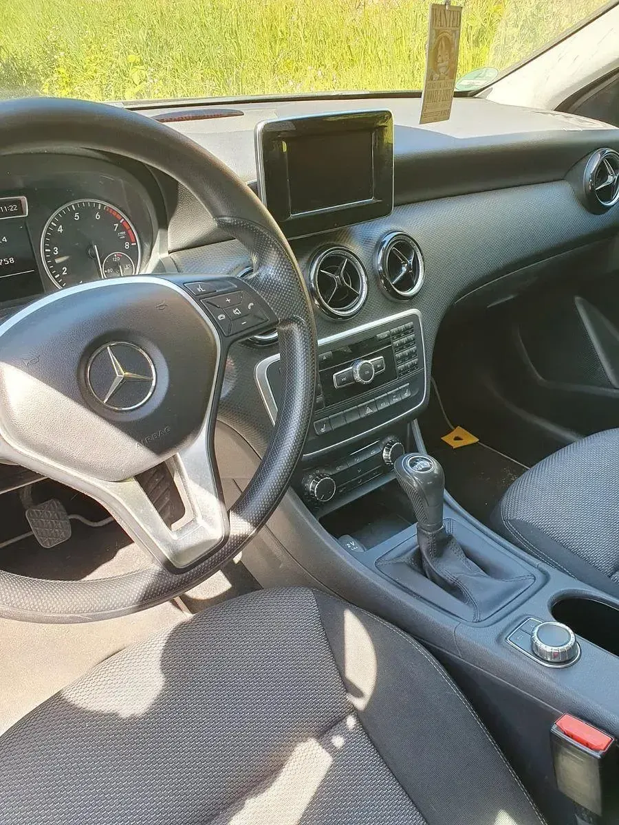 Gebraucht Mercedes A180 122 PS (89 kW) 2013 Schwarz Limousine