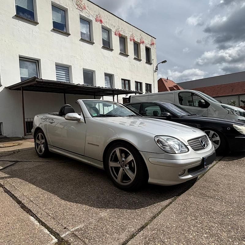 Silber Gebraucht 2003 Mercedes SLK200 Cabrio | 2.990 € (Guter Preis) - Bild 1/4