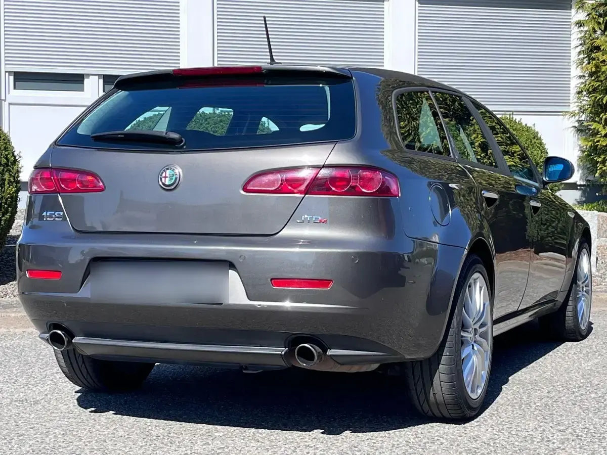 Gebraucht Alfa Romeo 159 200 PS (147 kW) 2010 Grau Limousine