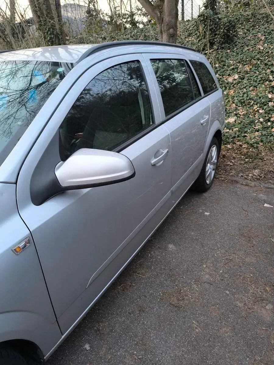 Gebraucht Opel Astra Selection 116 PS (85 kW) 2008 Silber Kombi