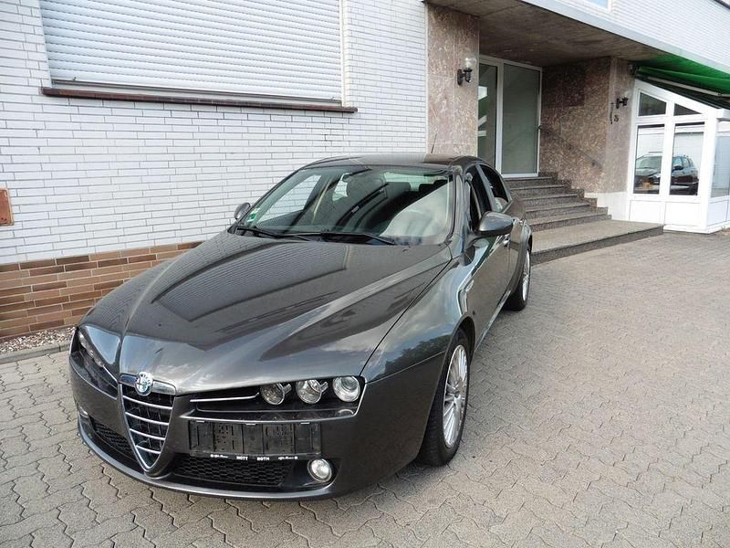 Grau Gebraucht 2005 Alfa Romeo 159 Distinctive Limousine | 2.290 € (Superpreis) - Bild 1/4