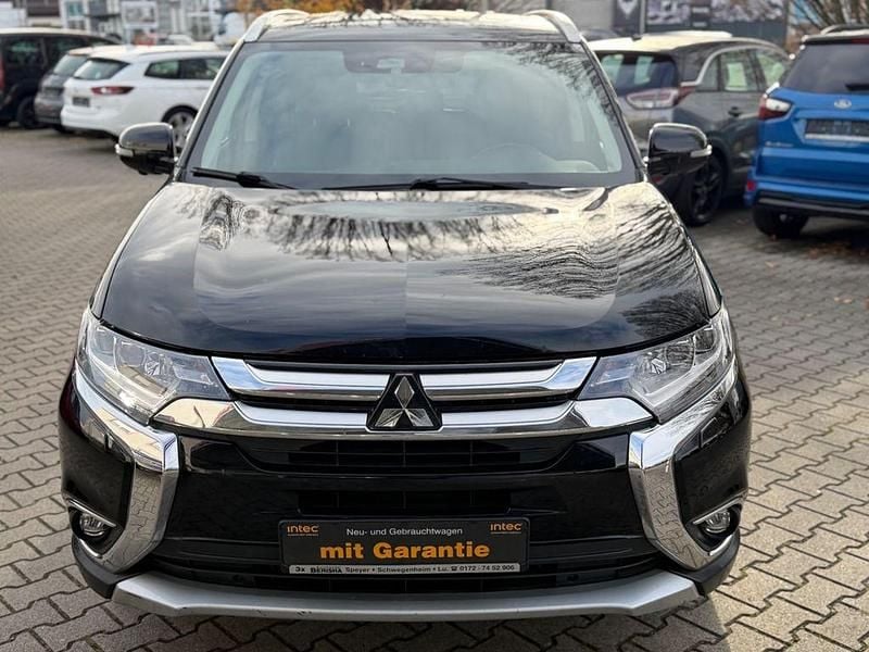 Schwarz Gebraucht 2018 Mitsubishi Outlander Top SUV | 17.990 € (Fairer Preis) - Bild 1/4