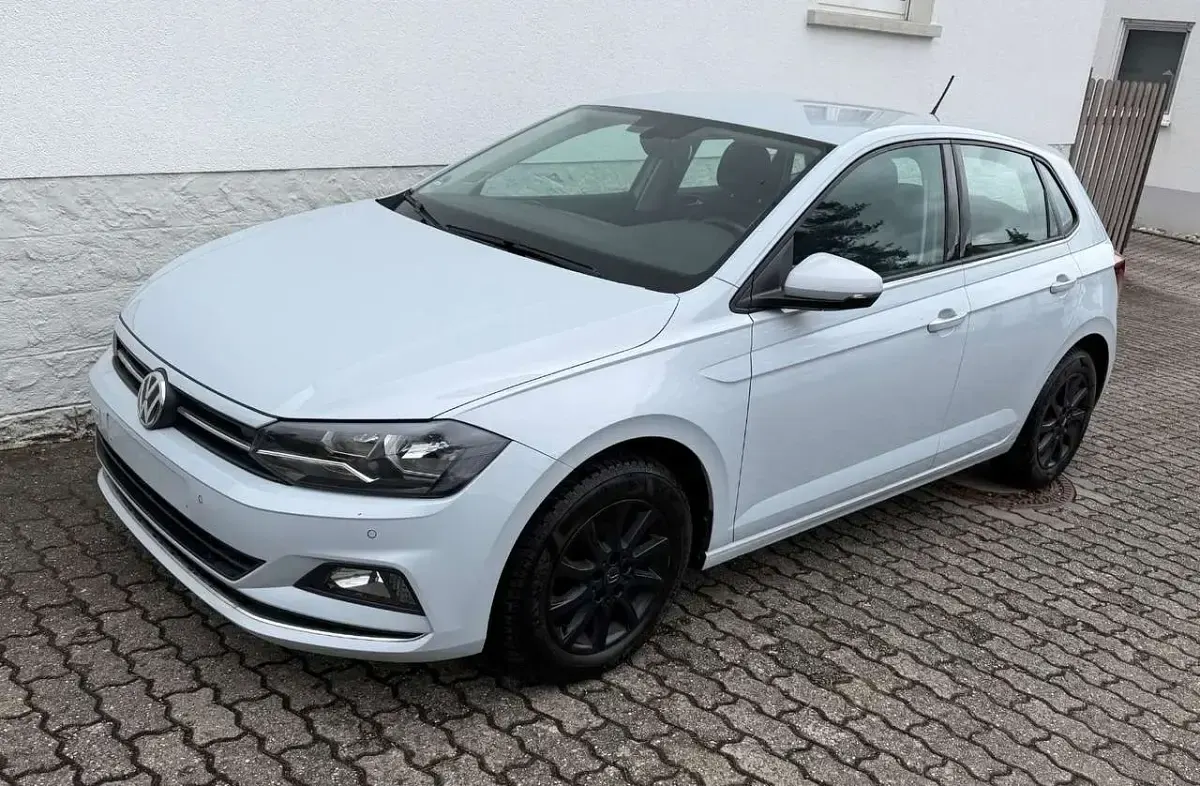 Gebraucht VW Polo Highline 95 PS (69 kW) 2018 White silver Kleinwagen