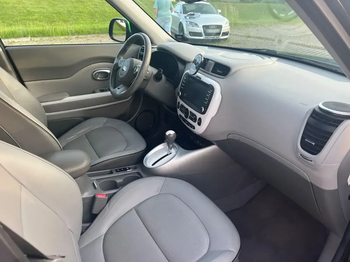 Gebraucht Kia Soul Premium 80 kW (110 PS) 2016 Schwarz SUV