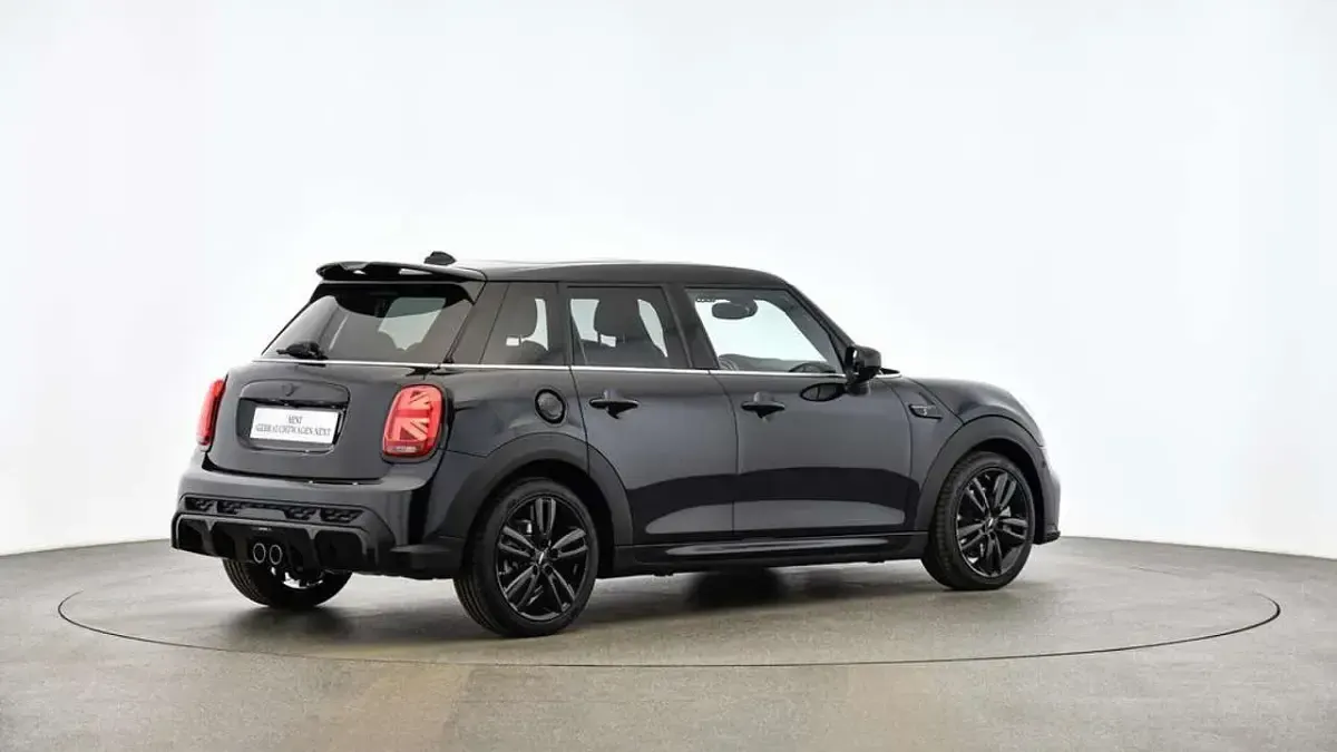 Używany Mini John Cooper Works 178 KM (130 kW) 2023 Czarny Hatchback