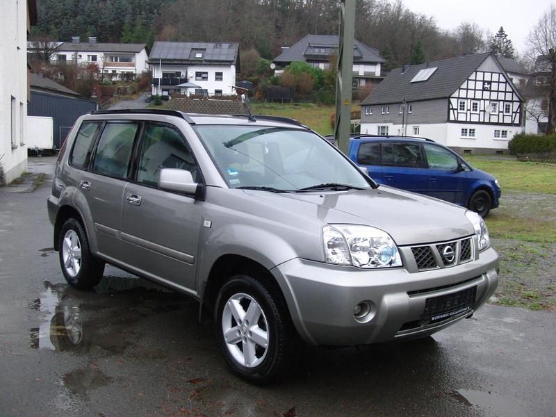 Grau Gebraucht 2006 Nissan X-Trail SUV | 3.490 € (Fairer Preis) - Bild 1/4