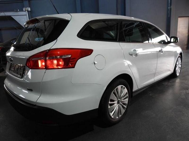 Gebraucht Ford Focus ST-Line 125 PS (91 kW) 2017 Weiß Kombi