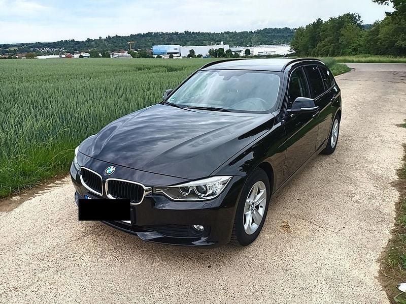 Schwarz Gebraucht 2015 BMW 318 Kombi | 8.300 € (Guter Preis) - Bild 1/4