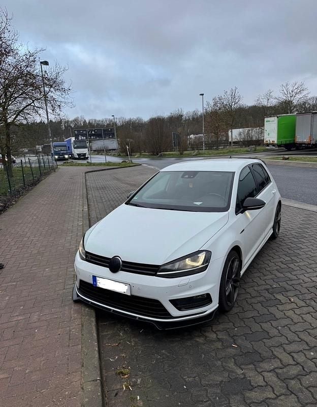 Weiß Gebraucht 2014 VW Golf R-line Coupé | 13.600 € - Bild 1/4
