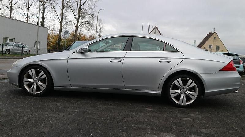 Gebraucht Mercedes CLS320 224 PS (164 kW) 2008 Silber Limousine