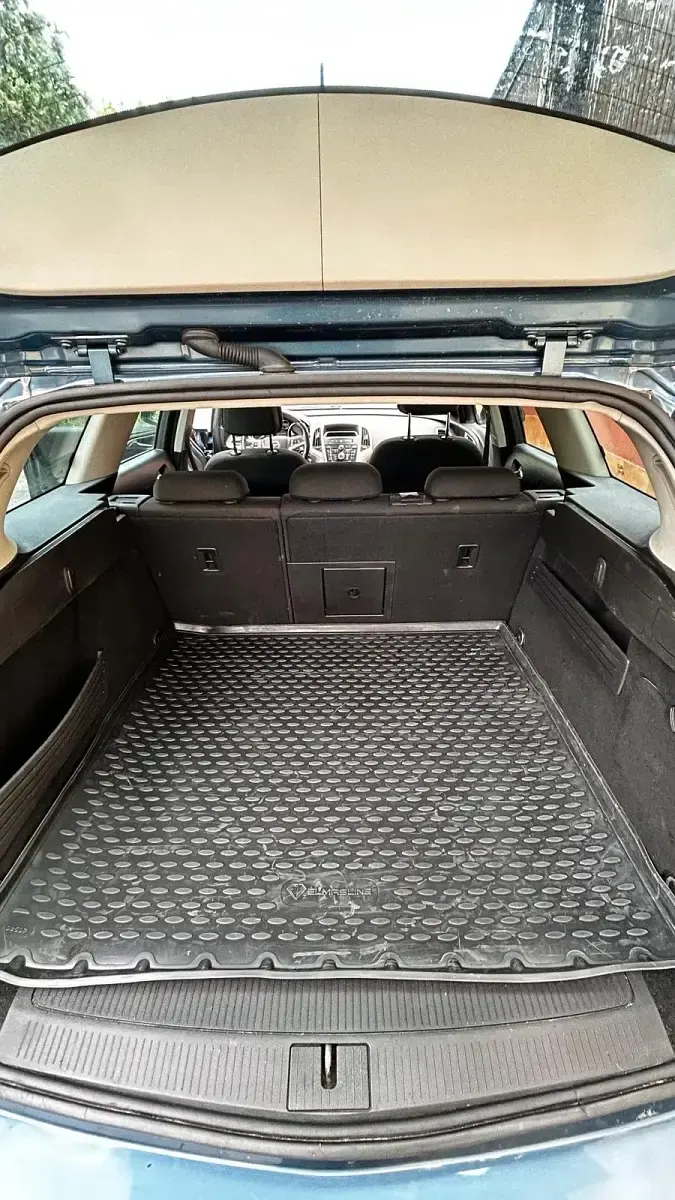 Gebraucht Opel Astra 140 PS (102 kW) 2013 Kombi