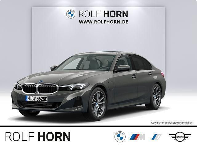 Grau Gebraucht 2023 BMW 320e Sport Line Limousine | 31.820 € (Etwas zu teuer) - Bild 1/4