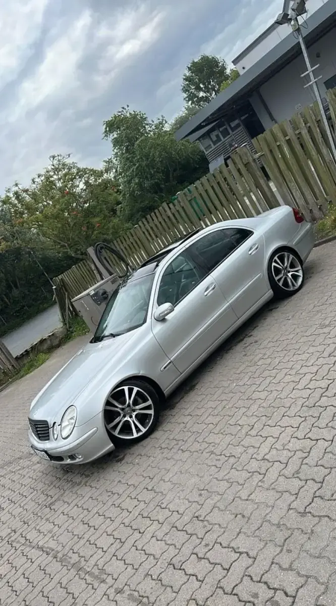 Brugt Mercedes E220 150 HK (110 kW) 2002 Grå Sedan