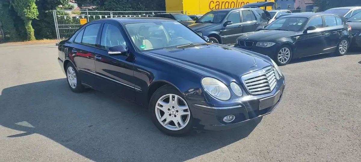 Gebraucht Mercedes E320 224 PS (164 kW) 2007 Tansanitblau  metalliclack Limousine