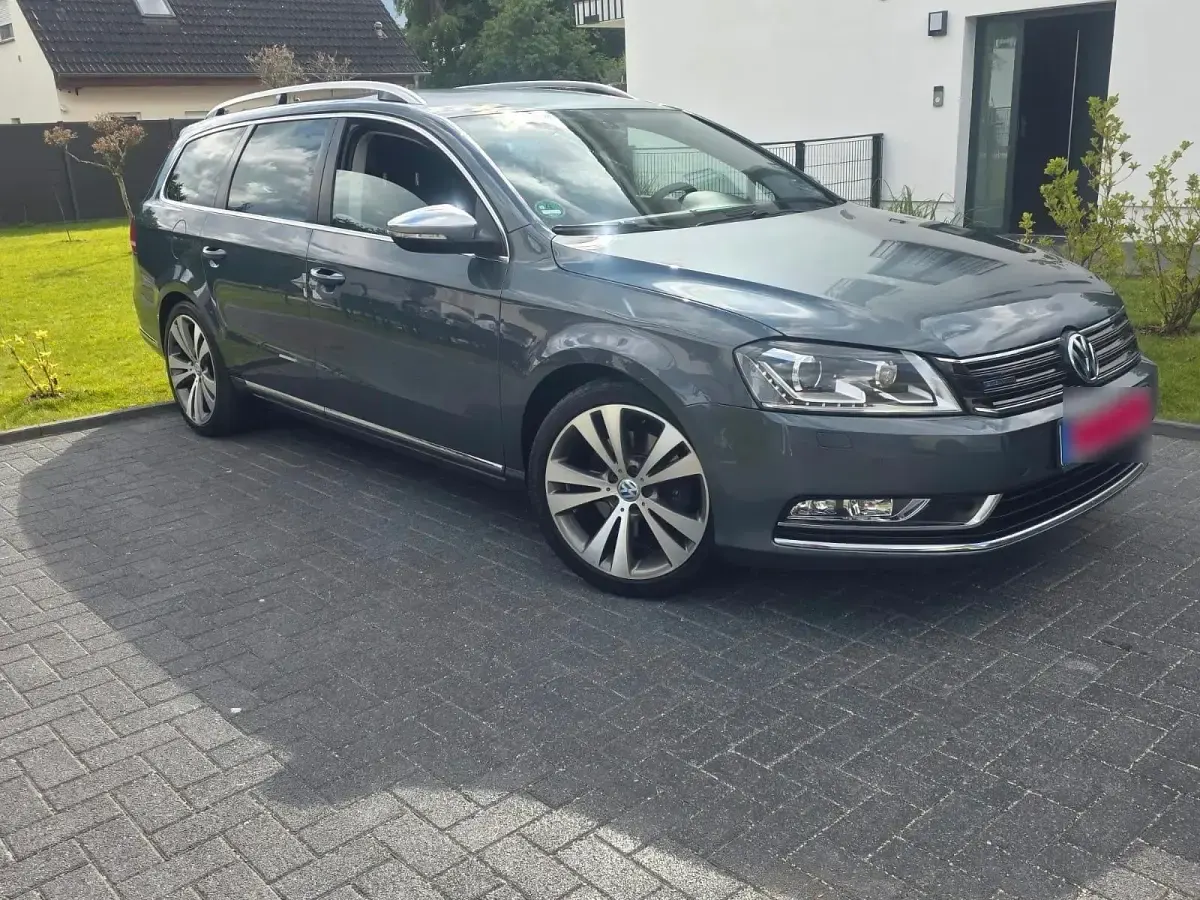 Gebraucht VW Passat 140 PS (102 kW) 2013 Grau Kombi