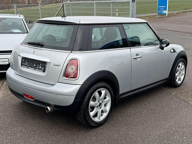 Second-hand Mini ONE 95 CP (69 kW) 2008 Argintiu Hatchback