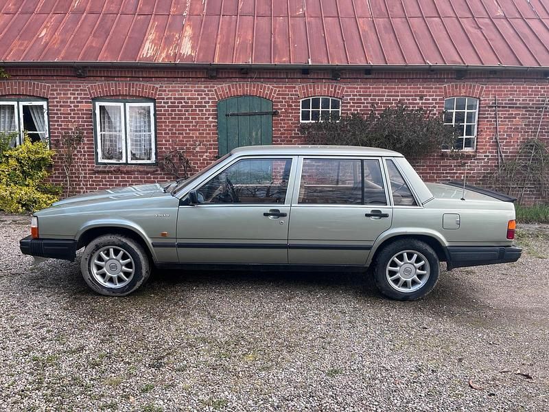 Usado Volvo 740 82 CV (60 kW) 1985 Verde Berlina