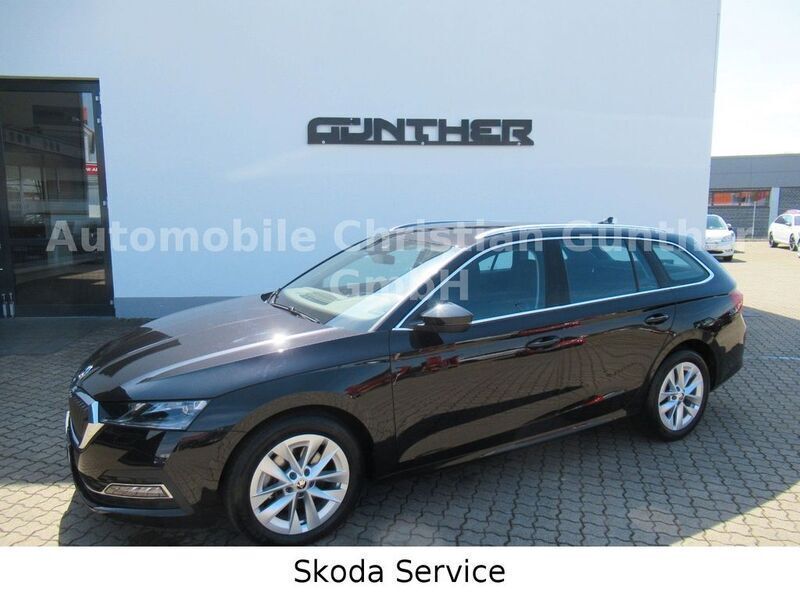 Schwarzmagic perleffekt Gebraucht 2023 Skoda Octavia Style Kombi | 32.990 € (Teuer) - Bild 1/4