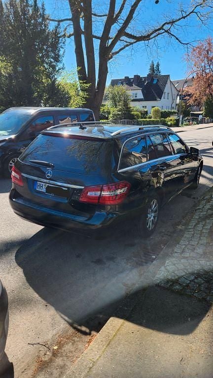 Gebraucht Mercedes E200 136 PS (100 kW) 2012 Schwarz Kombi