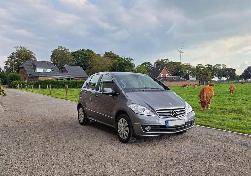 Grau Gebraucht 2008 Mercedes A200 Elegance Van / Kleinbus | 5.490 € (Fairer Preis) - Bild 1/4