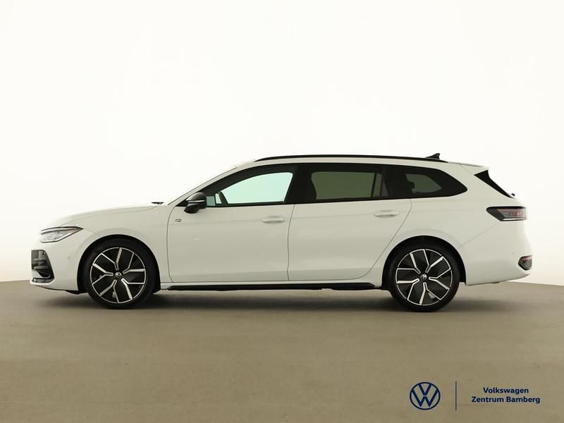 Gebraucht VW Passat R-line 193 PS (141 kW) 2025 Weiß Kombi