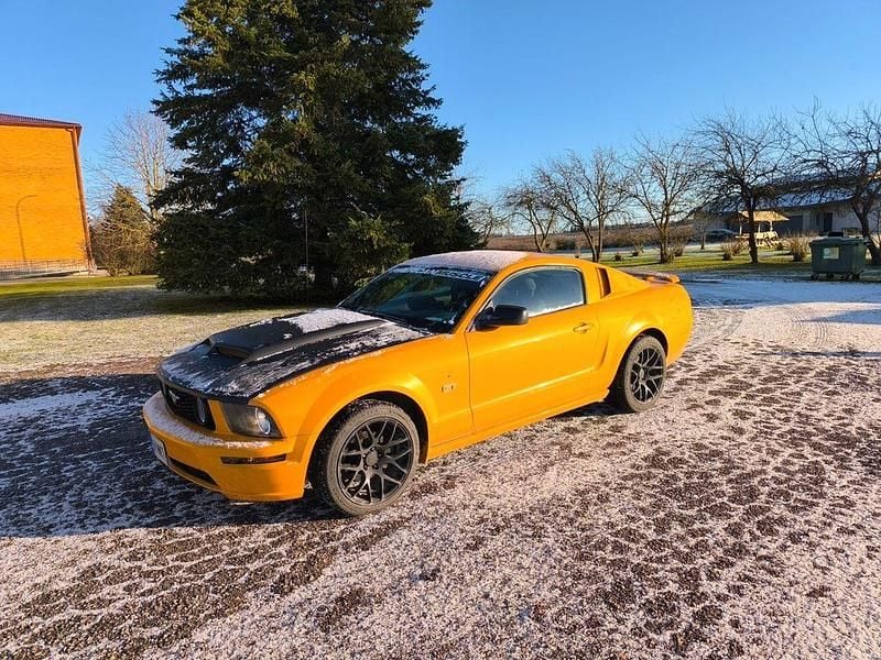 Orange Gebraucht 2007 Ford Mustang GT | 14.000 € (Fairer Preis) - Bild 1/4
