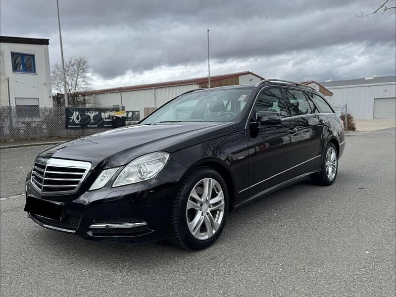 Gebraucht Mercedes E250 204 PS (150 kW) 2011 Schwarz Kombi