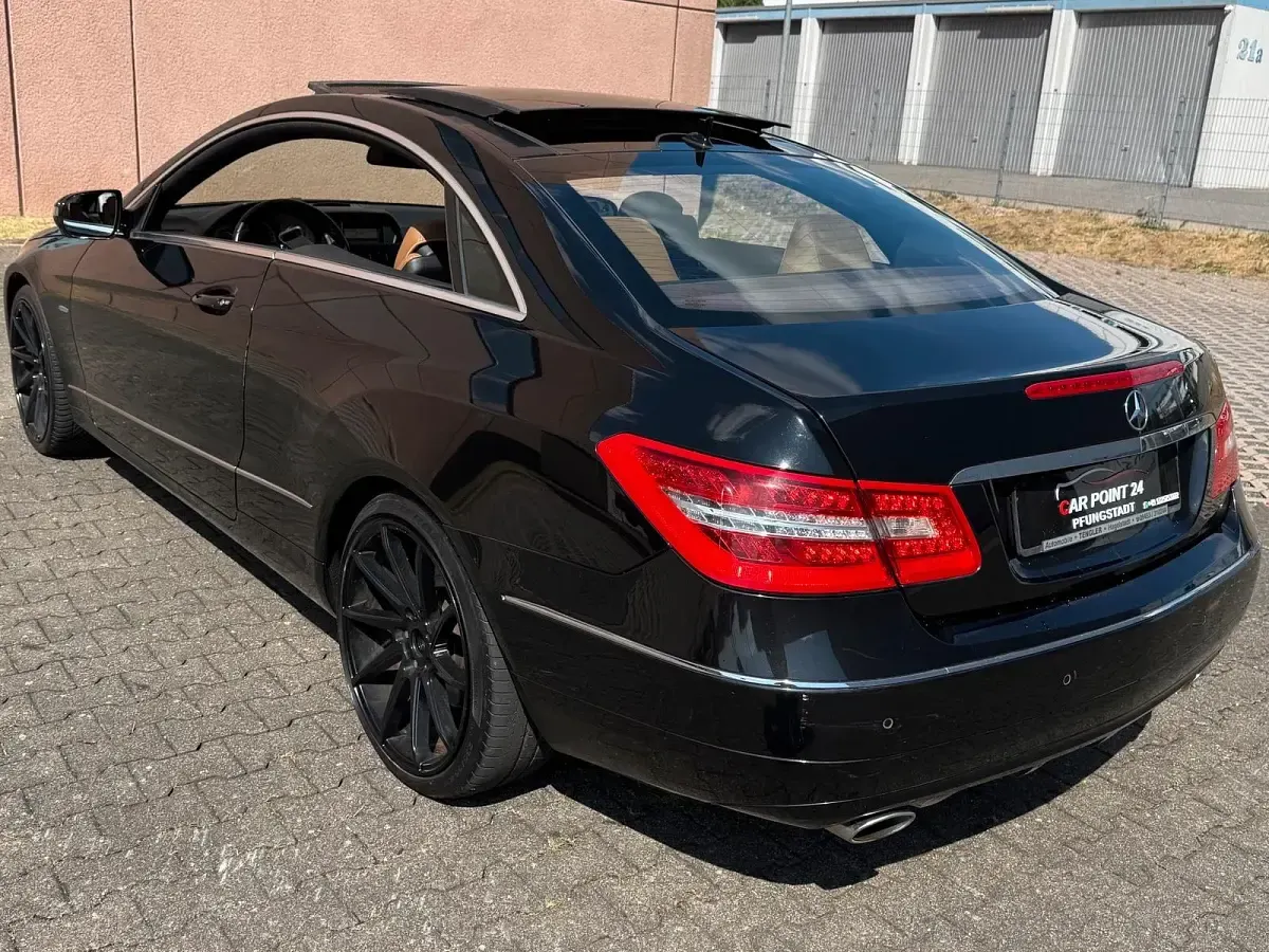 Gebraucht Mercedes E350 231 PS (169 kW) 2009 Schwarz Coupé