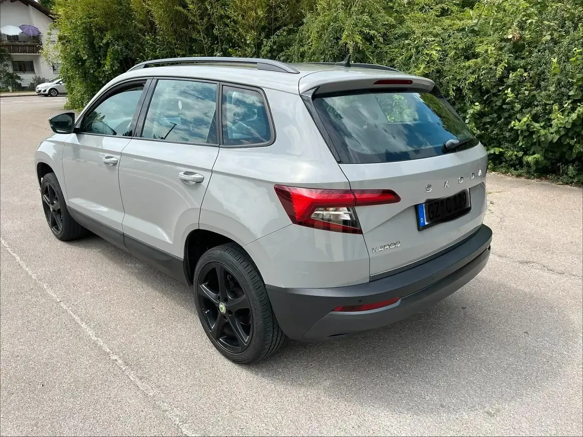 Gebraucht Skoda Karoq 115 PS (84 kW) 2019 Grau SUV