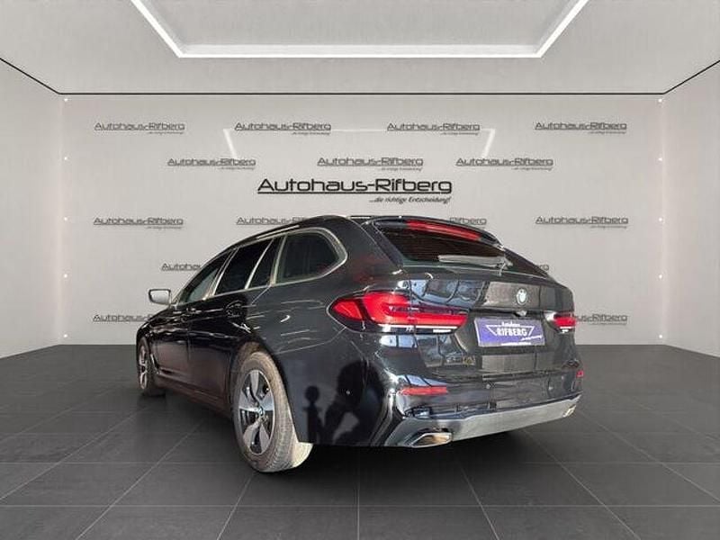 Gebraucht BMW 520 Performance 190 PS (139 kW) 2022 Schwarz Limousine