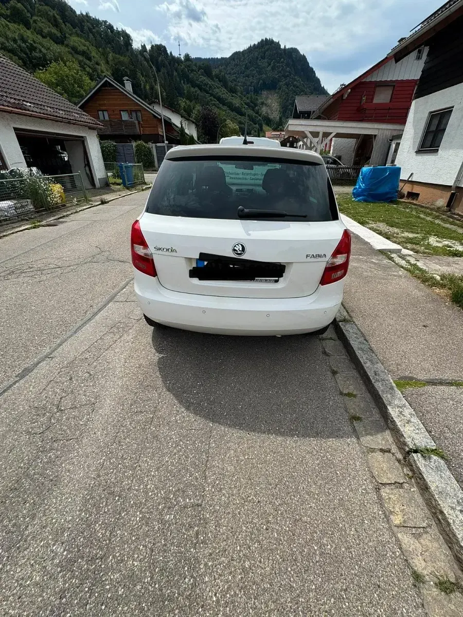 Gebraucht Skoda Fabia 105 PS (77 kW) 2014 Weiß Limousine