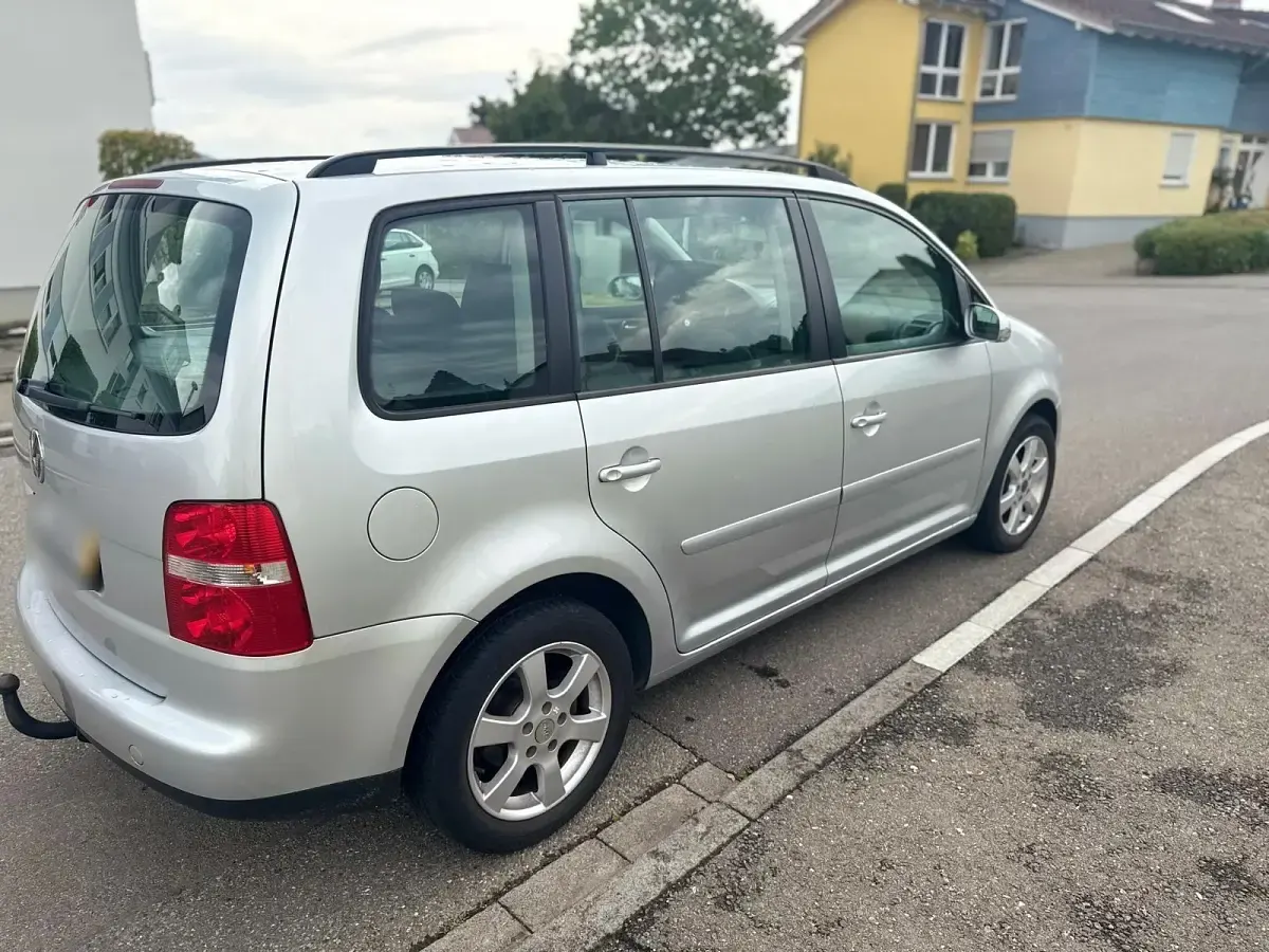 Gebraucht VW Touran 116 PS (85 kW) 2004 Andere farben Van / Kleinbus