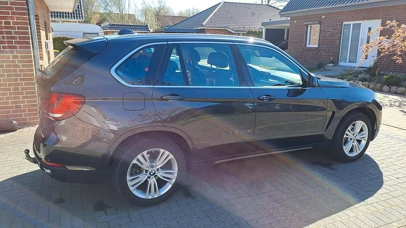 Second-hand BMW X5 258 CP (189 kW) 2015 Gri SUV