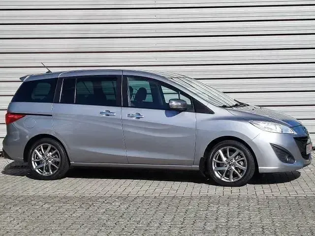 Gebraucht Mazda 5 Sendo 144 PS (105 kW) 2015 Silber Van / Kleinbus