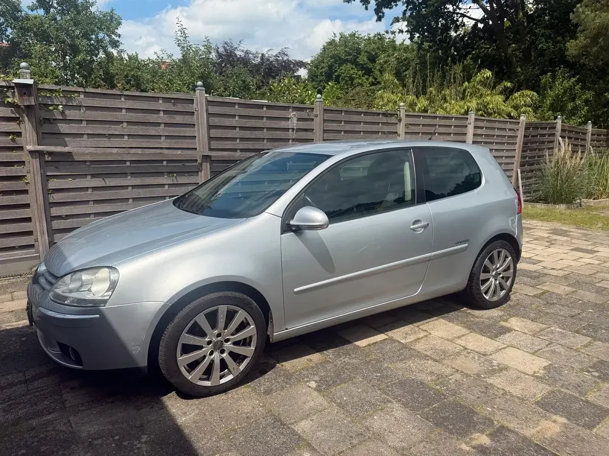 Gebraucht VW Golf VI 105 PS (77 kW) 2008 Silber Kleinwagen