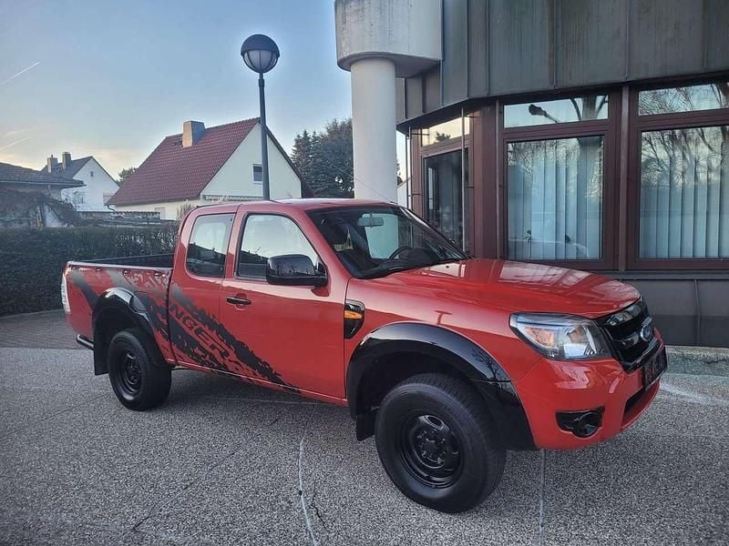 Gebraucht Ford Ranger XL 143 PS (105 kW) 2011 Nifty red / canyon red Pickup