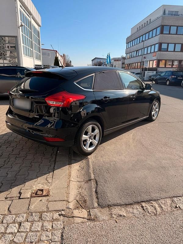 Gebraucht Ford Focus 125 PS (91 kW) 2016 Schwarz Limousine